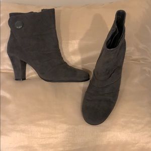Grey women’s boots